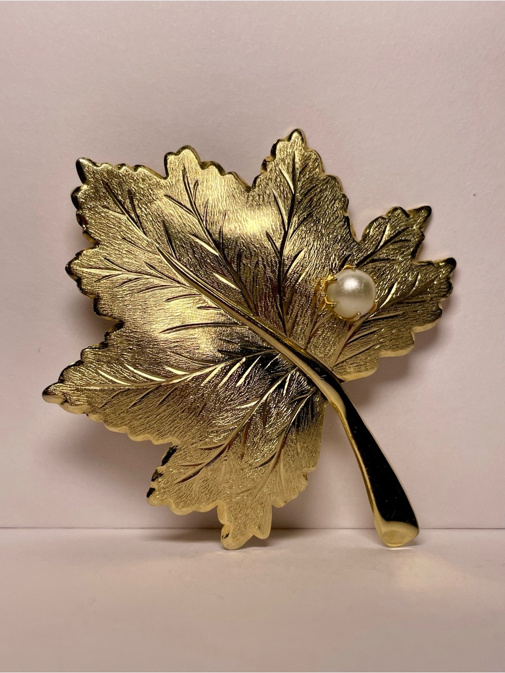 Sarah Coventry Maple Leaf Brooch
